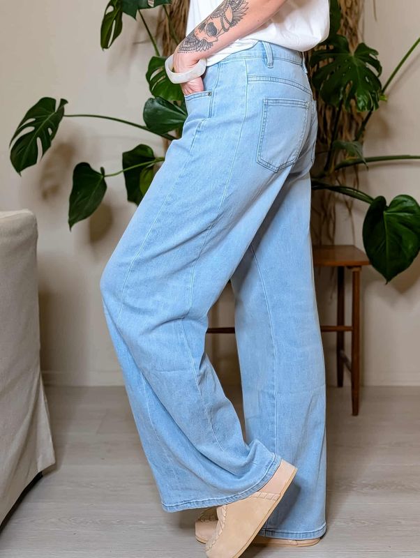 Light Wide Denim Jeans