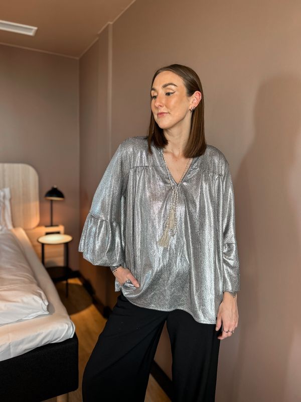 Glitter Trumpet Blouse 