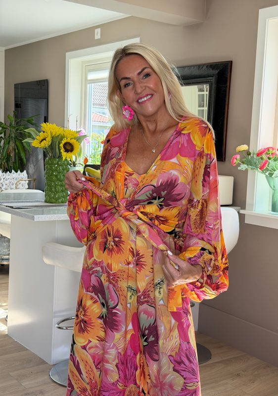 Big Flower Wrap Top Coconut Milk