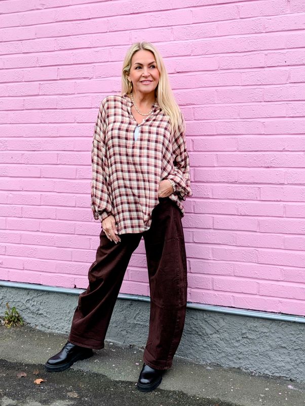 Brownie Loose Barrel Jeans