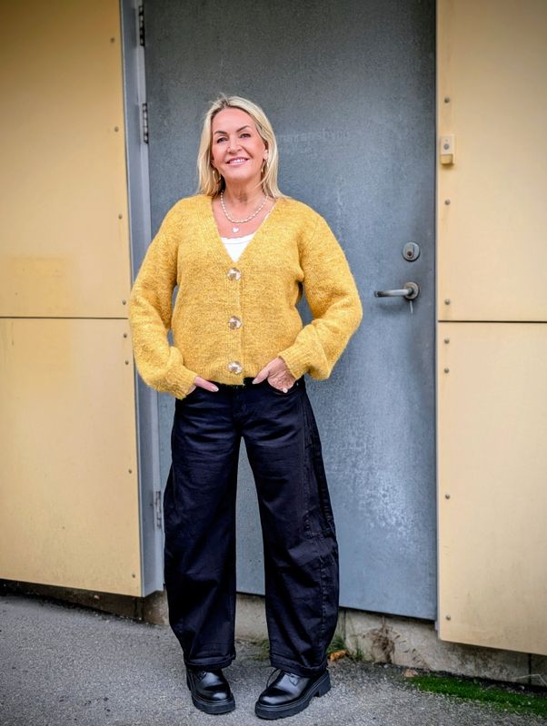 Brownie Loose Barrel Jeans