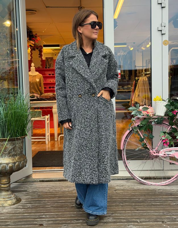 Autumn Coat Reunion