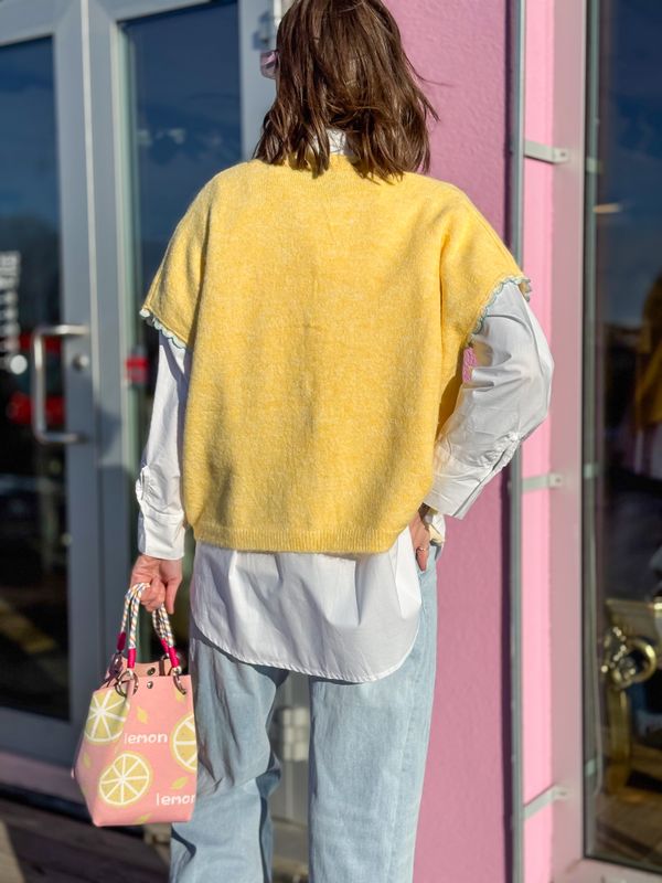 Butter Crochet Vest Qnuz