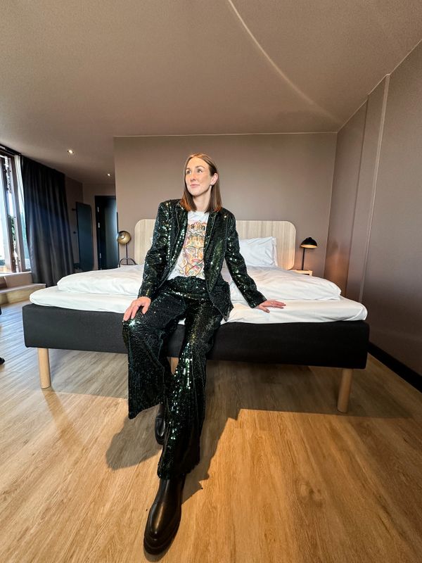 Klara Sequin Pant